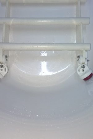 Подставка-упор для ног в ванну с противоскользящими демпферами
